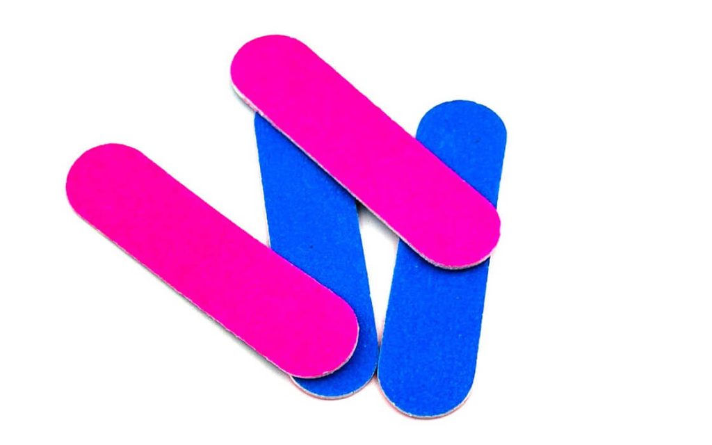 There are 4 short nail files in the picture.